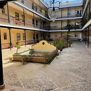 Appartamento En Calle Rocio-triana, Siviglia